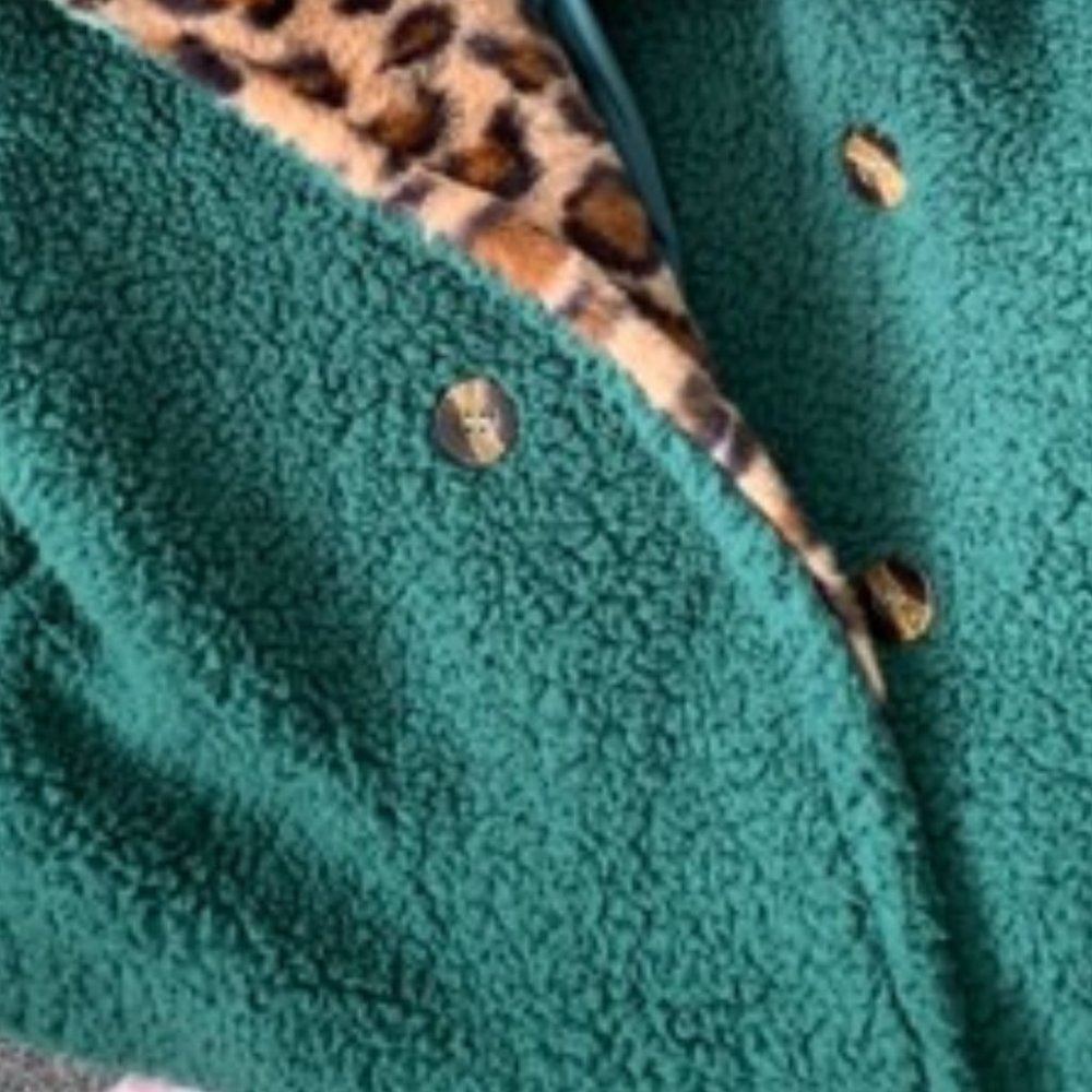 Contemporary leopard animal print fuzzy cozy Jacke - Picture 9 of 9